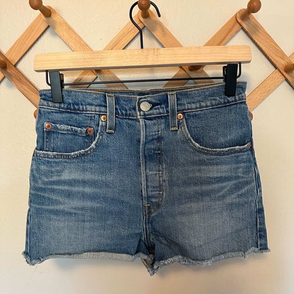 LEVI'S Ribcage Super High Waist Raw Frayed Hem Shorts